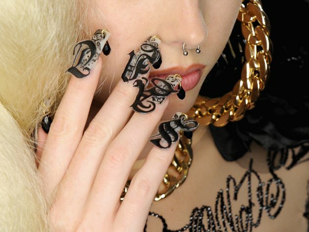 The 10 Best Halloween Manicures-vitalmag