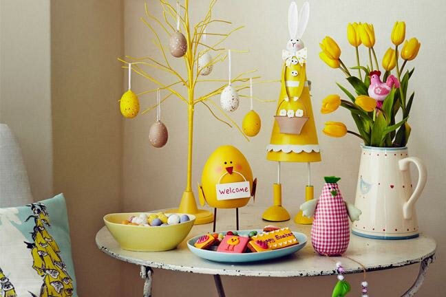 Easter Decorations and Easter Trees7