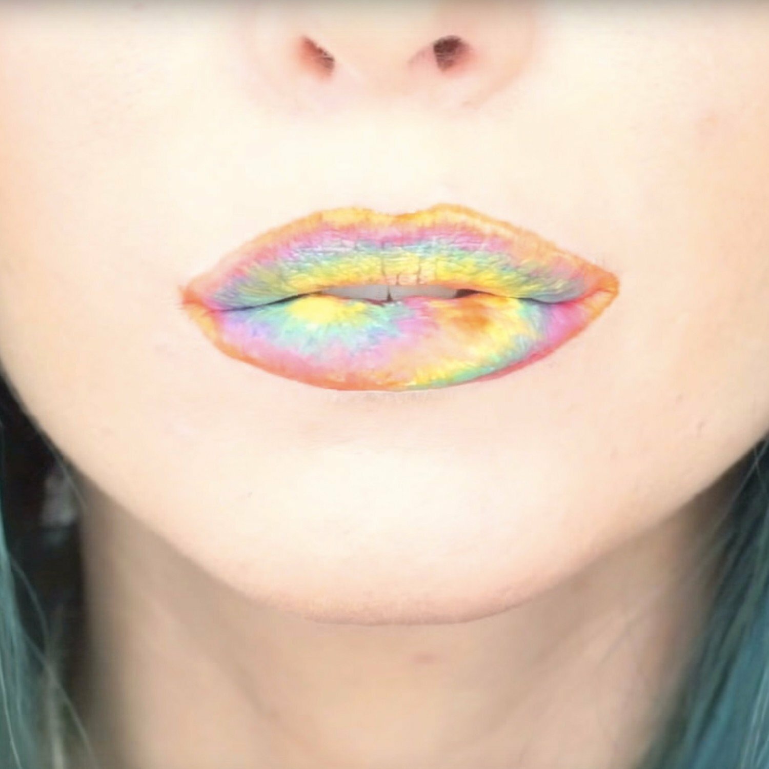 Glowing Lip Art-Summer Trends 2017-vitalmag Trend magazine